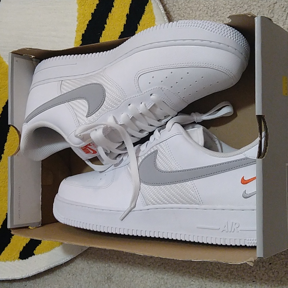 Nike Air Force - Picture 3 of 4